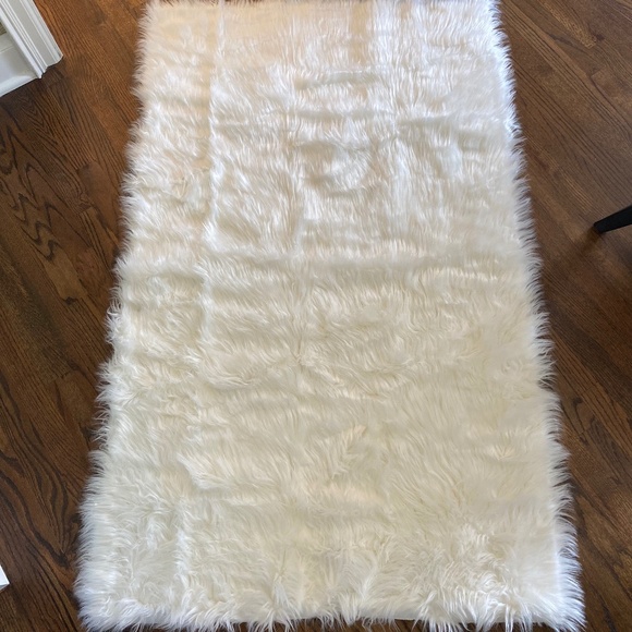 White Soft Faux Sheepskin Fur Chair Couch Cover Area Rug - Picture 1 of 4